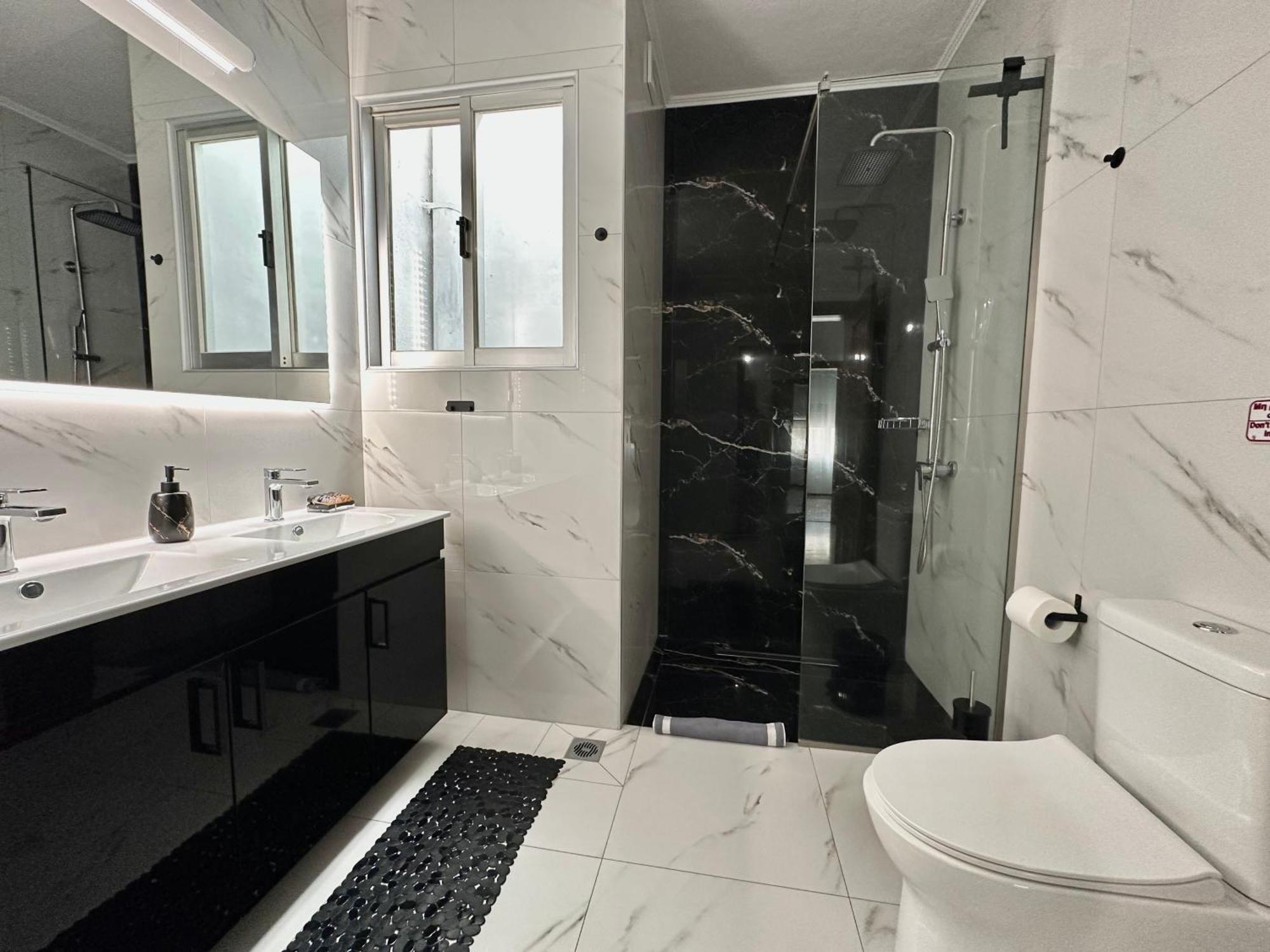 W Pearl Suite Néa Péramos Dış mekan fotoğraf